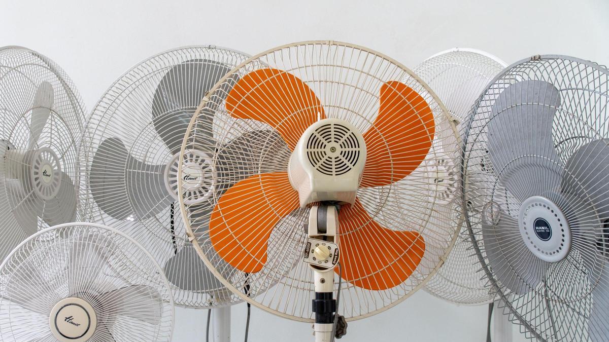 Los expertos en climatización advierten de que el ventilador no es suficiente para estar fresco en casa