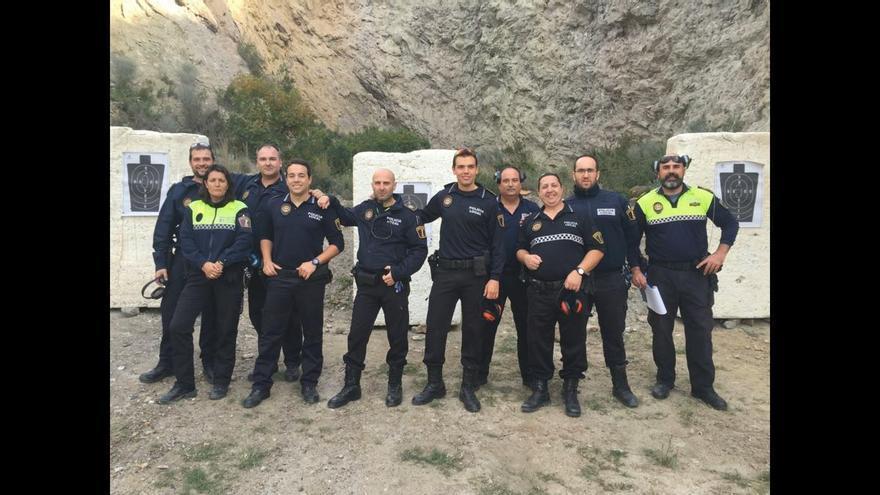 La policía que nació por la inseguridad en torno a una discoteca en Montroi cumple 30 años