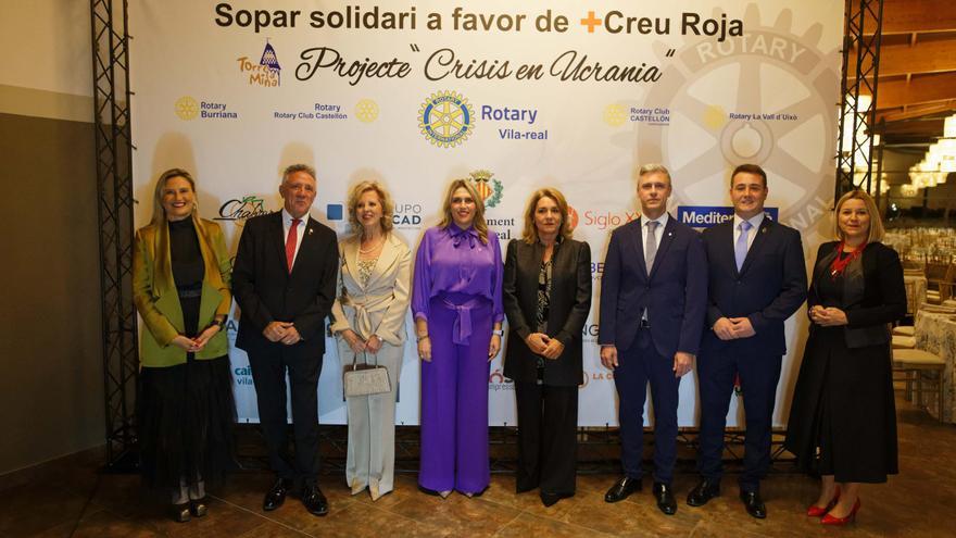 350 comensales se solidarizan con Ucrania en la macrocena del Rotary de Vila-real