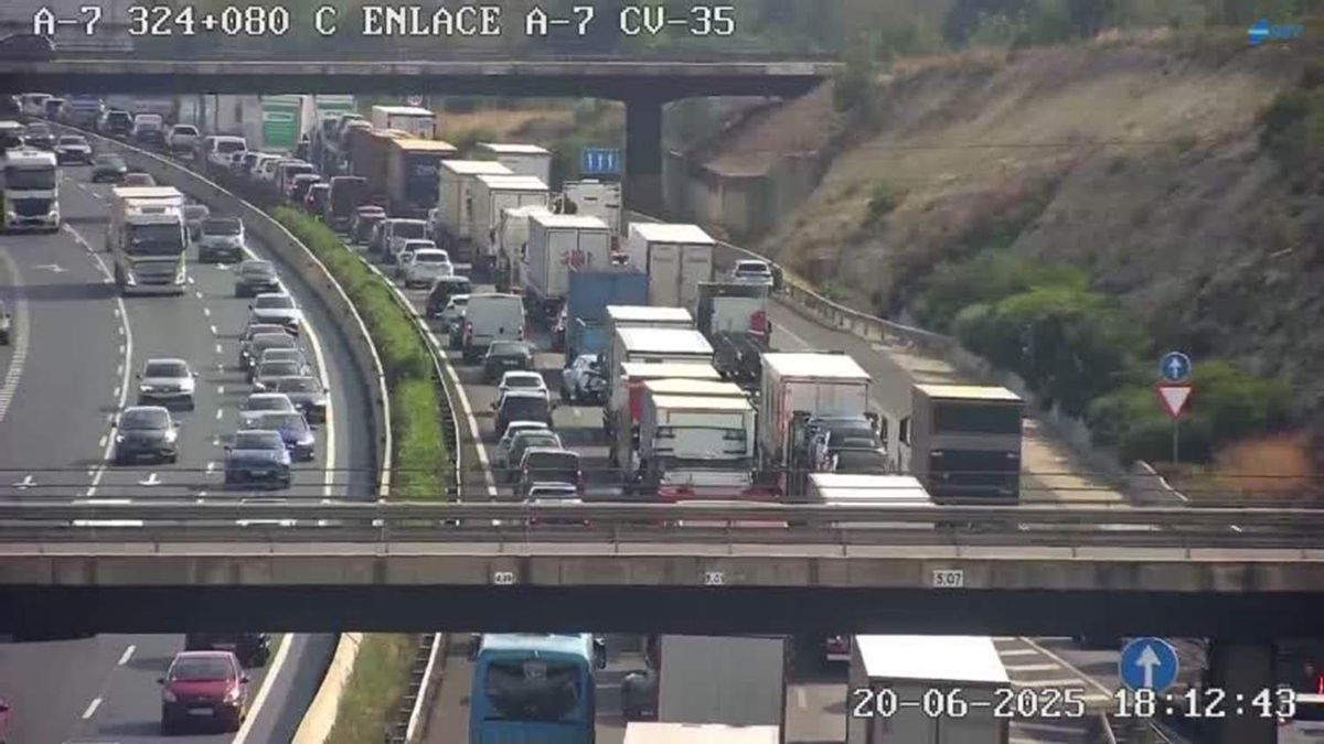 Tráfico en la A-7, a la altura del enlace con la CV-35