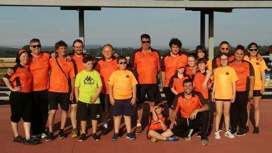 El equipo del Arcoastur (Corvera) que participó en La Morgal.