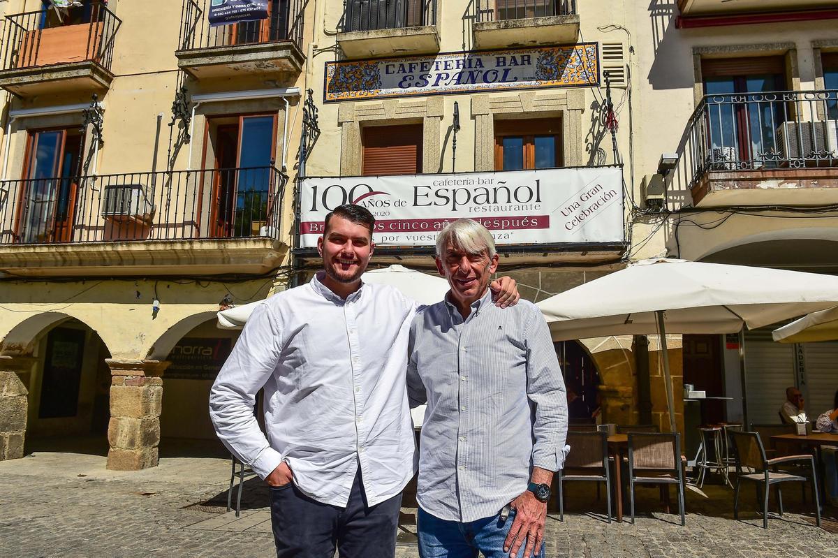 Fotogalería | El Español, más de medio siglo en Plasencia con la familia Valencia al frente