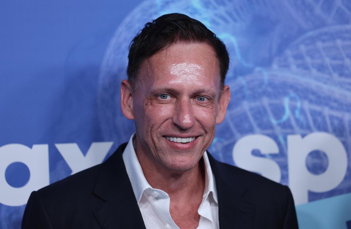 Un centenar de manifestantes protesta ante el premio Axel Springer a Peter Thiel en Berlín