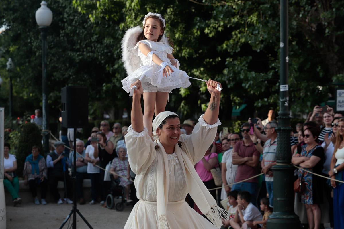 Danza de las Penlas, en una edición pasada de la Festa da Coca.