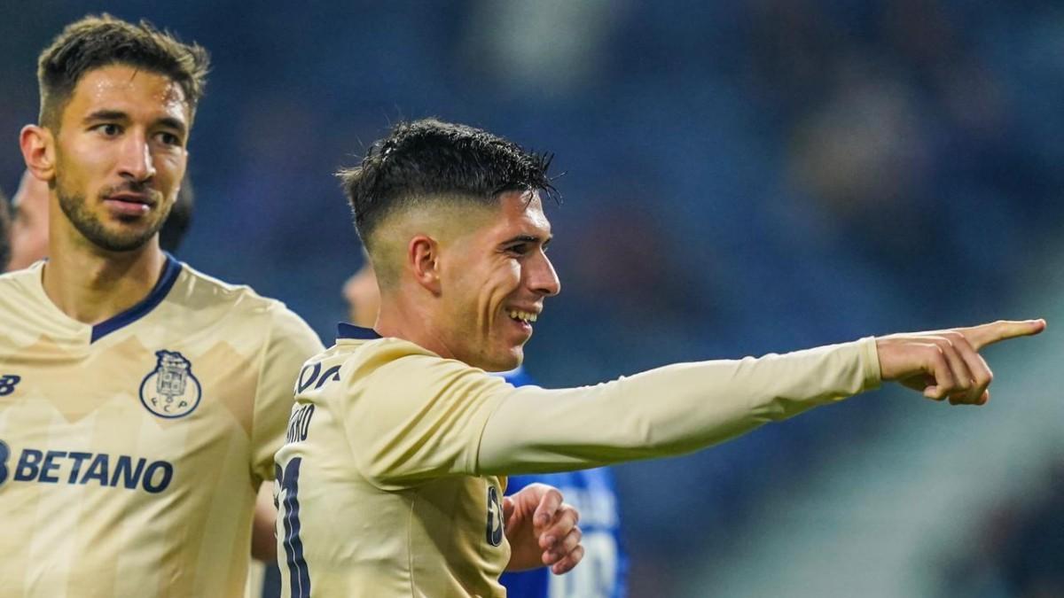 Fran Navarro, celebrando un gol con el Oporto