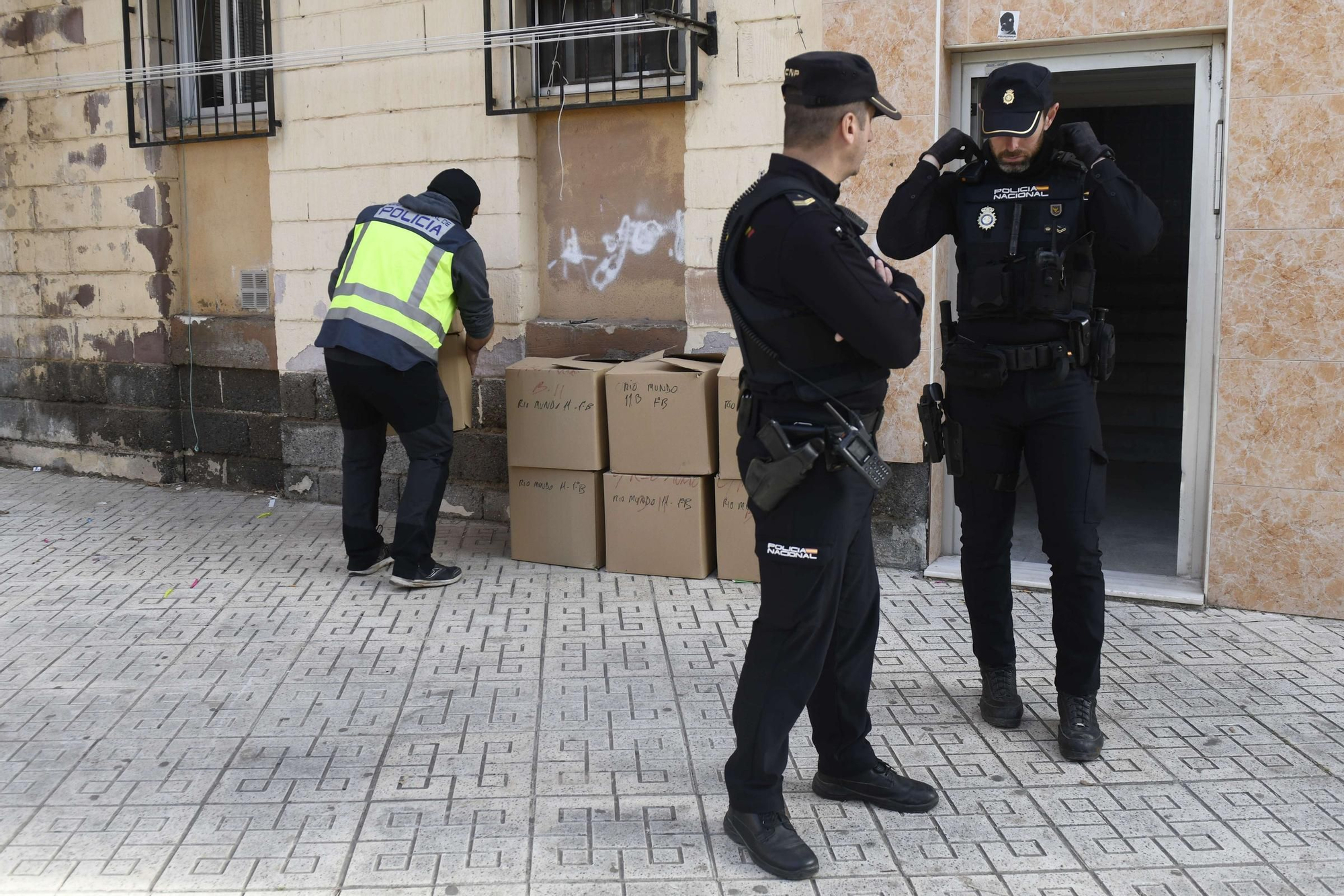La redada contra el narcotráfico en el Polígono de La Paz, en imágenes