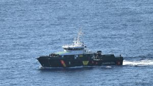 Retoman la búsqueda de las personas desaparecidas tras el vuelco de un cayuco en El Hierro