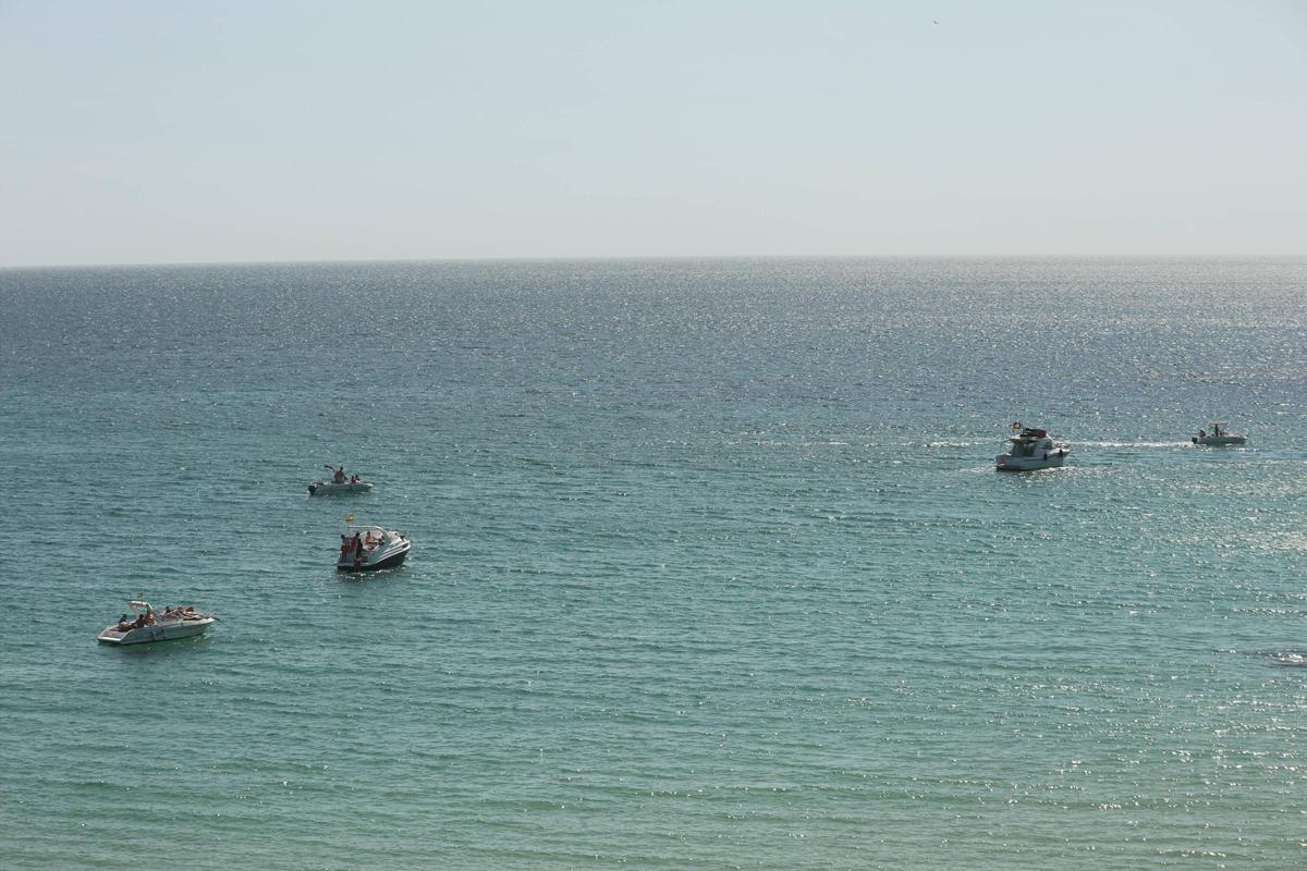 Las comarcas de O Salnés y Pontevedra están a rebosar, y sus playas son una de las razones.