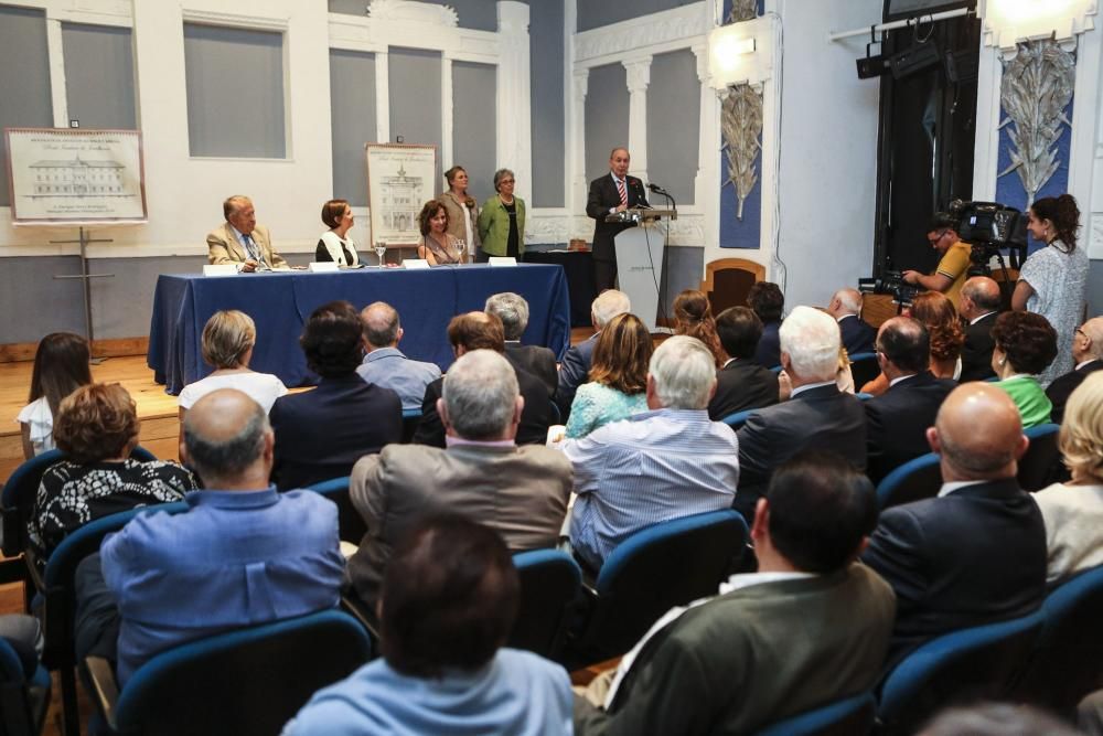 Entrega de los premios "Antiguo Alumno Distinguido" y "Campanil" 2016