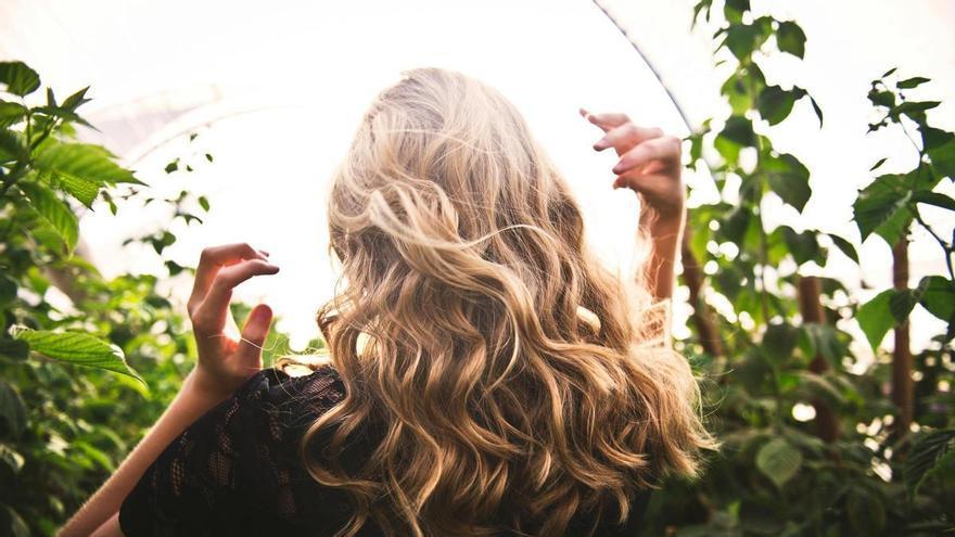 Adiós a la caída del cabello y a las canas: este producto natural mejorará tu pelo en poco tiempo