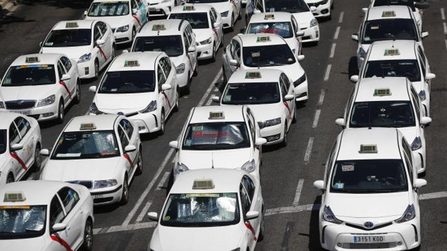 Los taxistas paralizan varias ciudades españolas