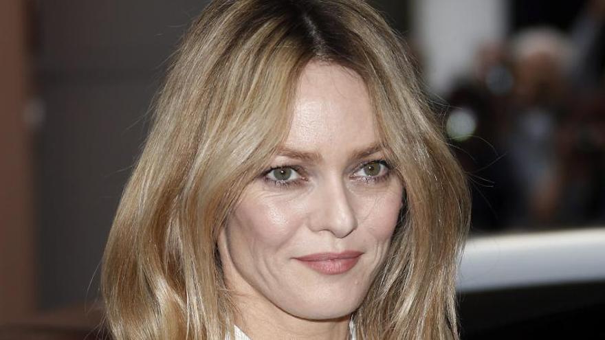 Vanessa Paradis y otros 87 famosos piden acción contra la violencia machista