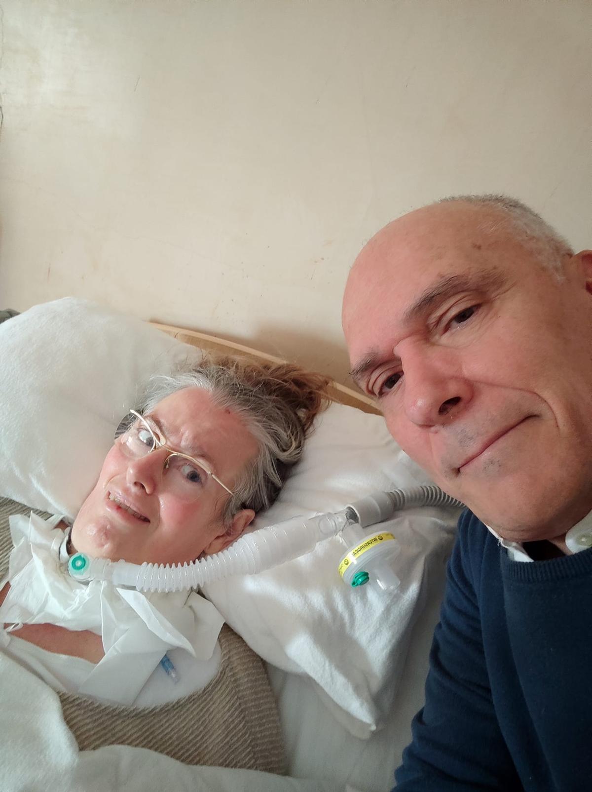 María Piedad y su marido y cuidador, Manuel.