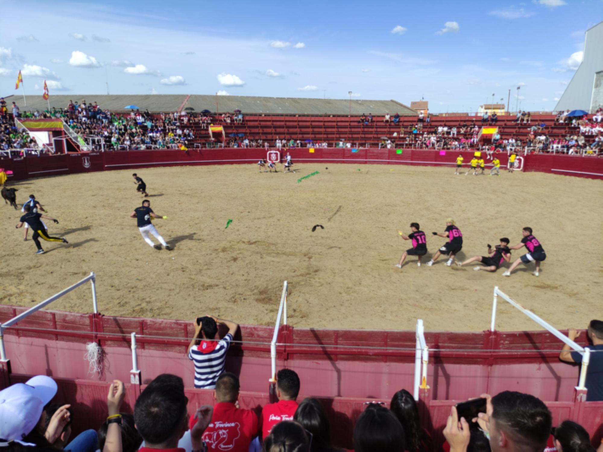 Fiestas del Toro en Benavente: Las mejores imágenes del "Juego de la NTE"