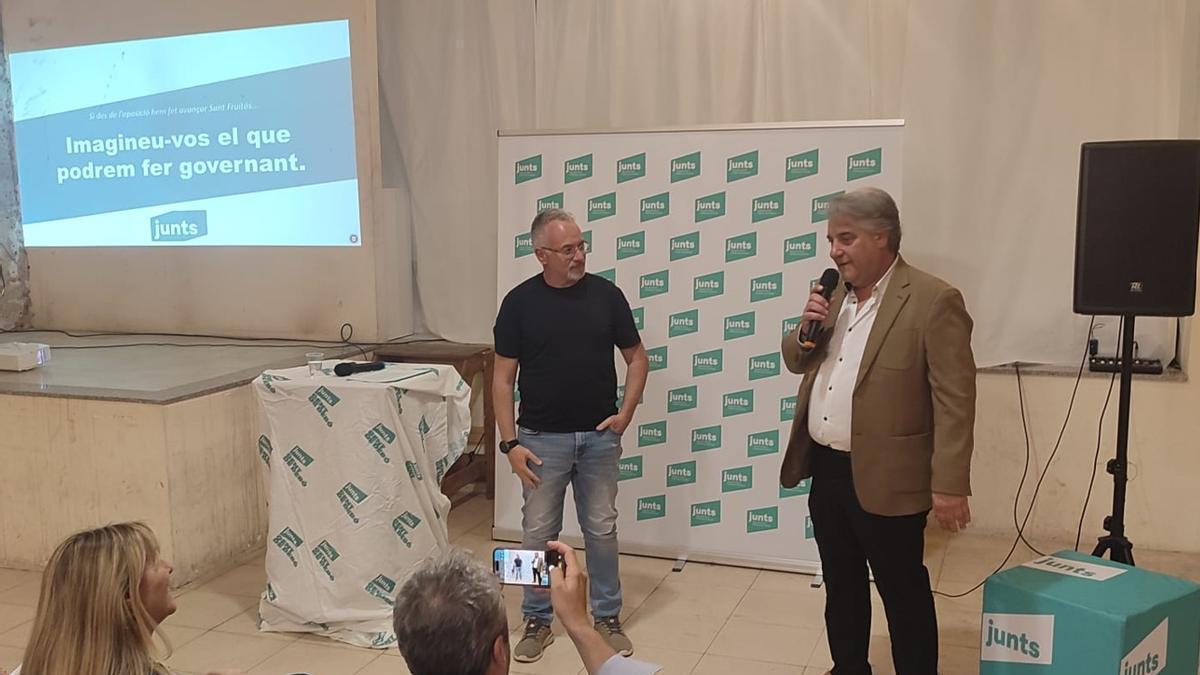 Felip Echarri (a la dreta) durant l'assemblea d'elecció de la candidatura