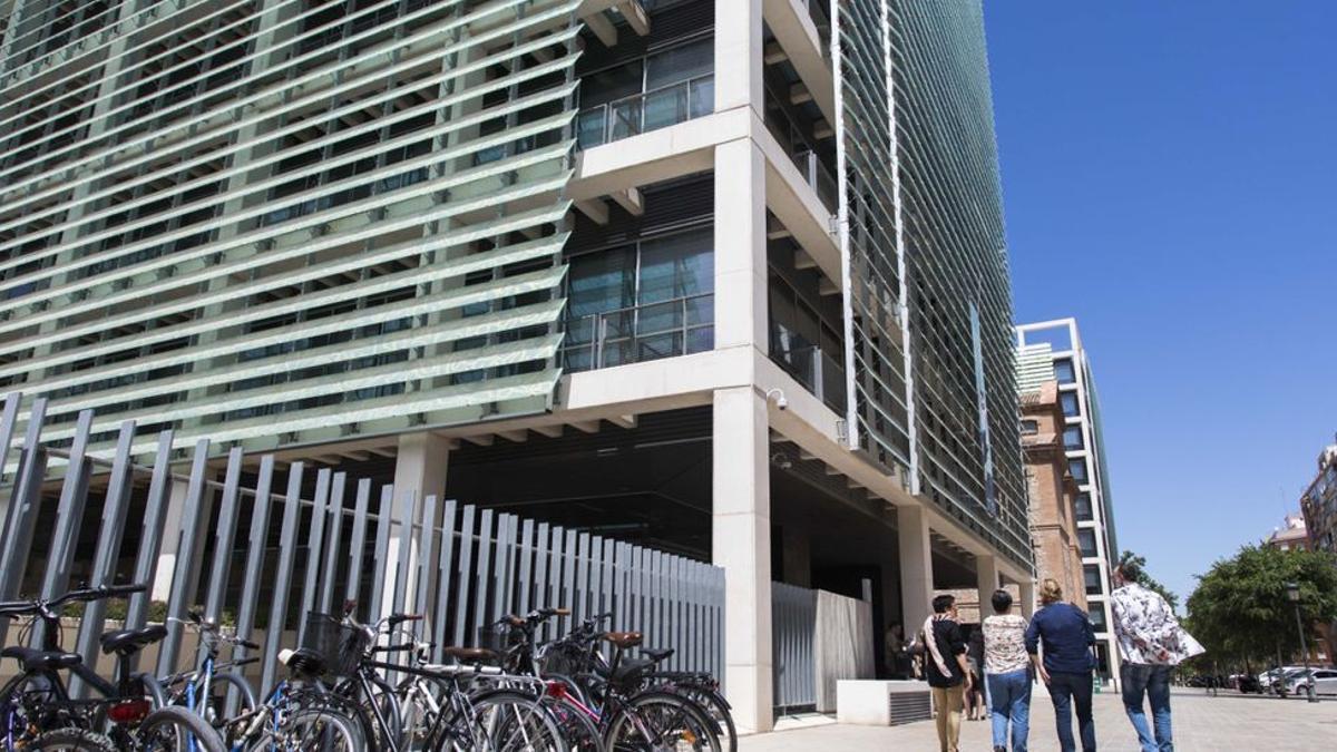Exterior del complejo administrativo 9 d’Octubre, sede de distintas consellerias.