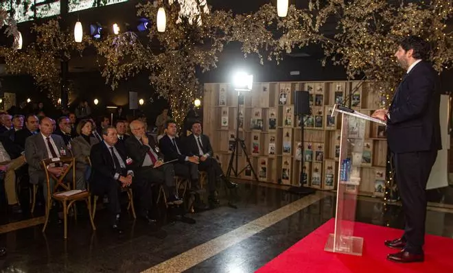 López Miras interviene en el Pleno de la Asociación Valenciana de Empresarios (AVE)