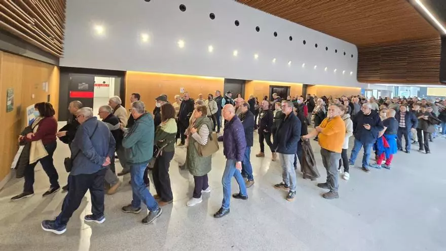 Centenares de personas responden al llamamiento del Sergas para participar en el ensayo clínico del Cunqueiro