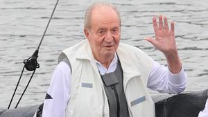 Archivo - El Rey Juan Carlos, durante su última visita a España, en mayo de 2022 en Sanxenxo