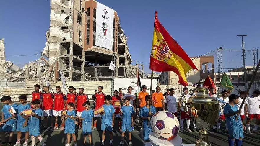 La ciudad de Gaza celebra su 'final' anticipada del Mundial con un partido España-Palestina