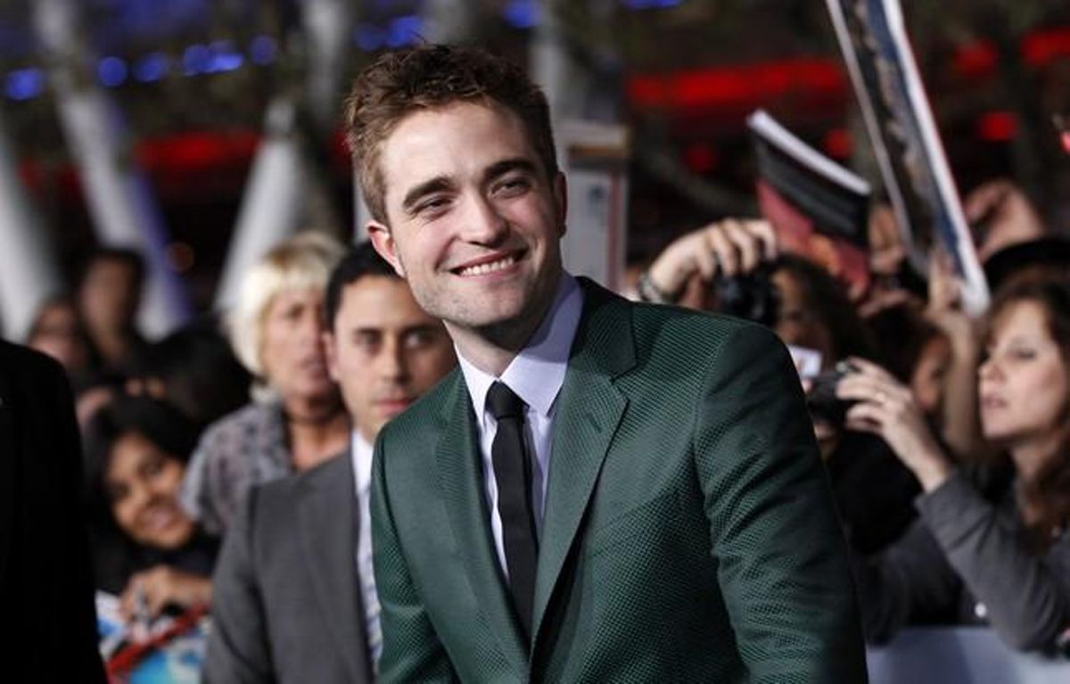 Robert Pattinson, a l’arribar al teatre Nokia de Los Angeles.