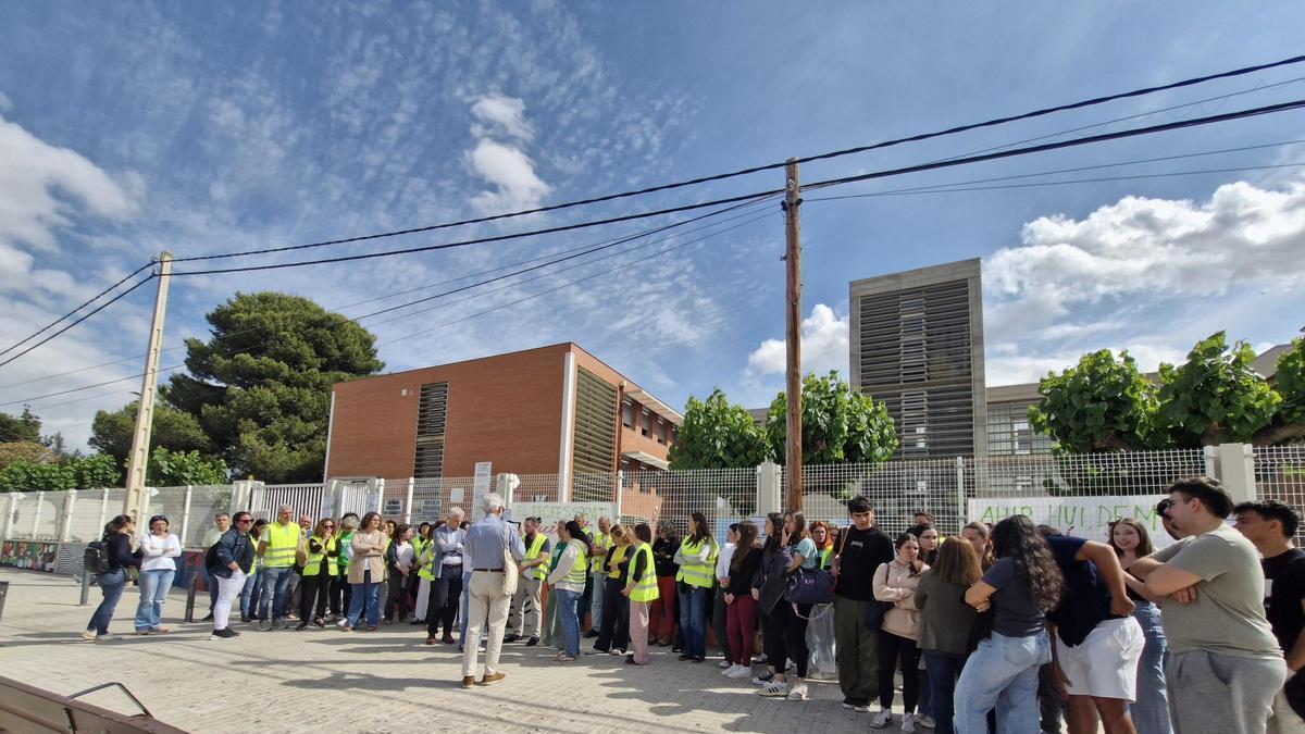El Ayuntamiento de l'Eliana aplaza les Trobades de Secundaria en solidaridad con la huelga docente.