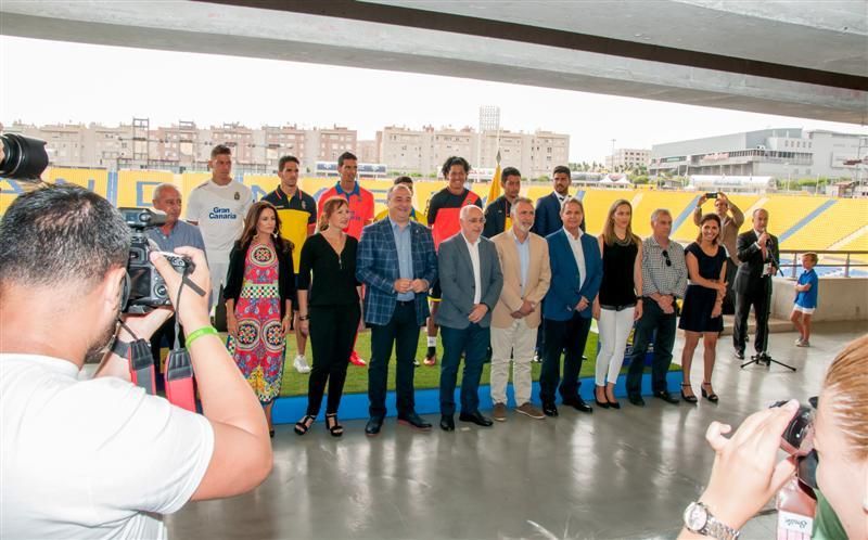 Presentación de las camisetas de la UD Las Palmas