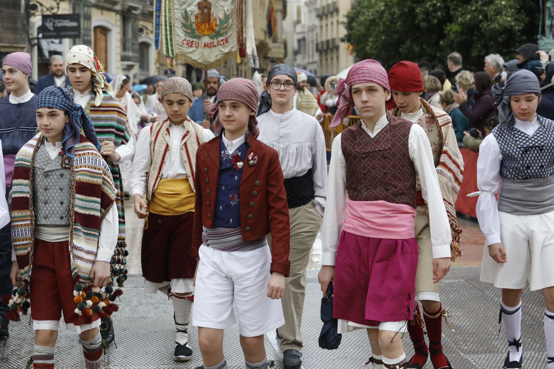 Búscate en el primer día de Ofrenda por la calle Quart (entre las 15.30 y las 17.00 horas)