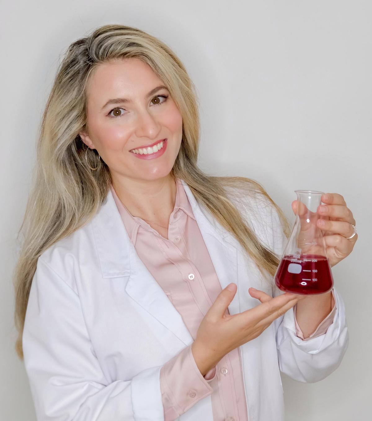 La divulgadora y doctora en Bioquímica Teresa Arnandis, Lady Science