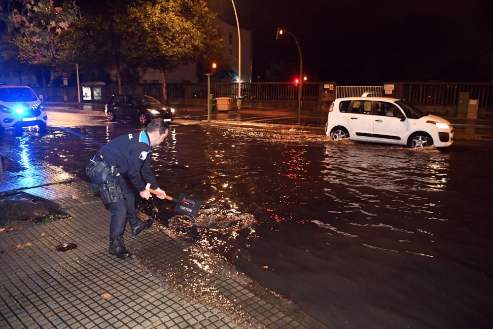 Una tromba de agua deja inundaciones en A Coruña