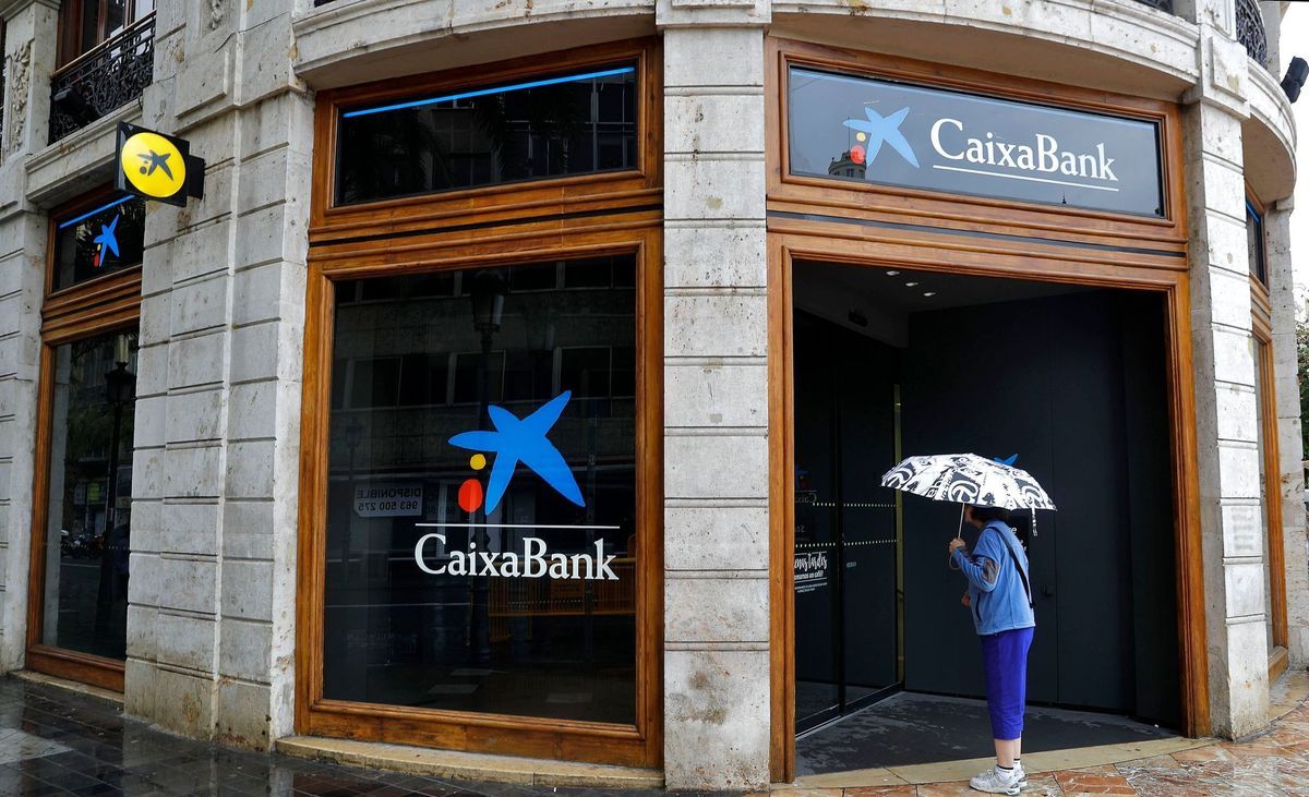 ¿Sabías que Caixabank habilita un teléfono para personas mayores?