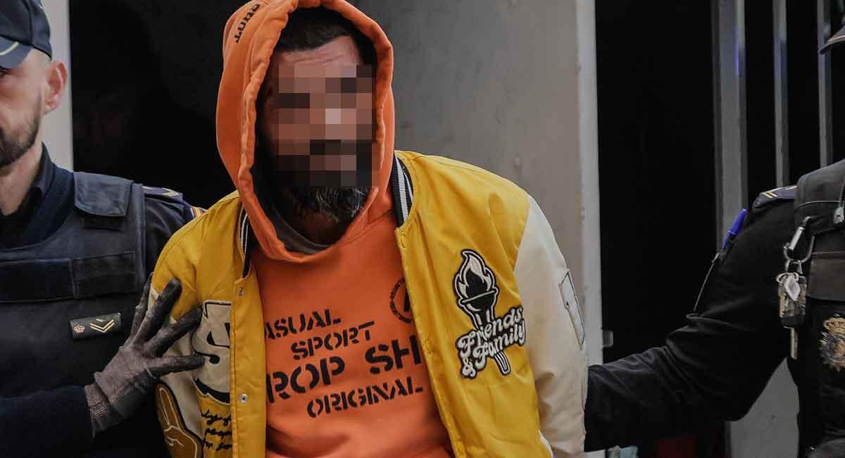 El detenido por matar a su pareja, a su llegada a los juzgados de Vía Alemania