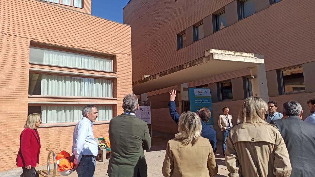 Entrada al centro de salud de Utebo, que esta semana ha comenzado las obras de ampliación.