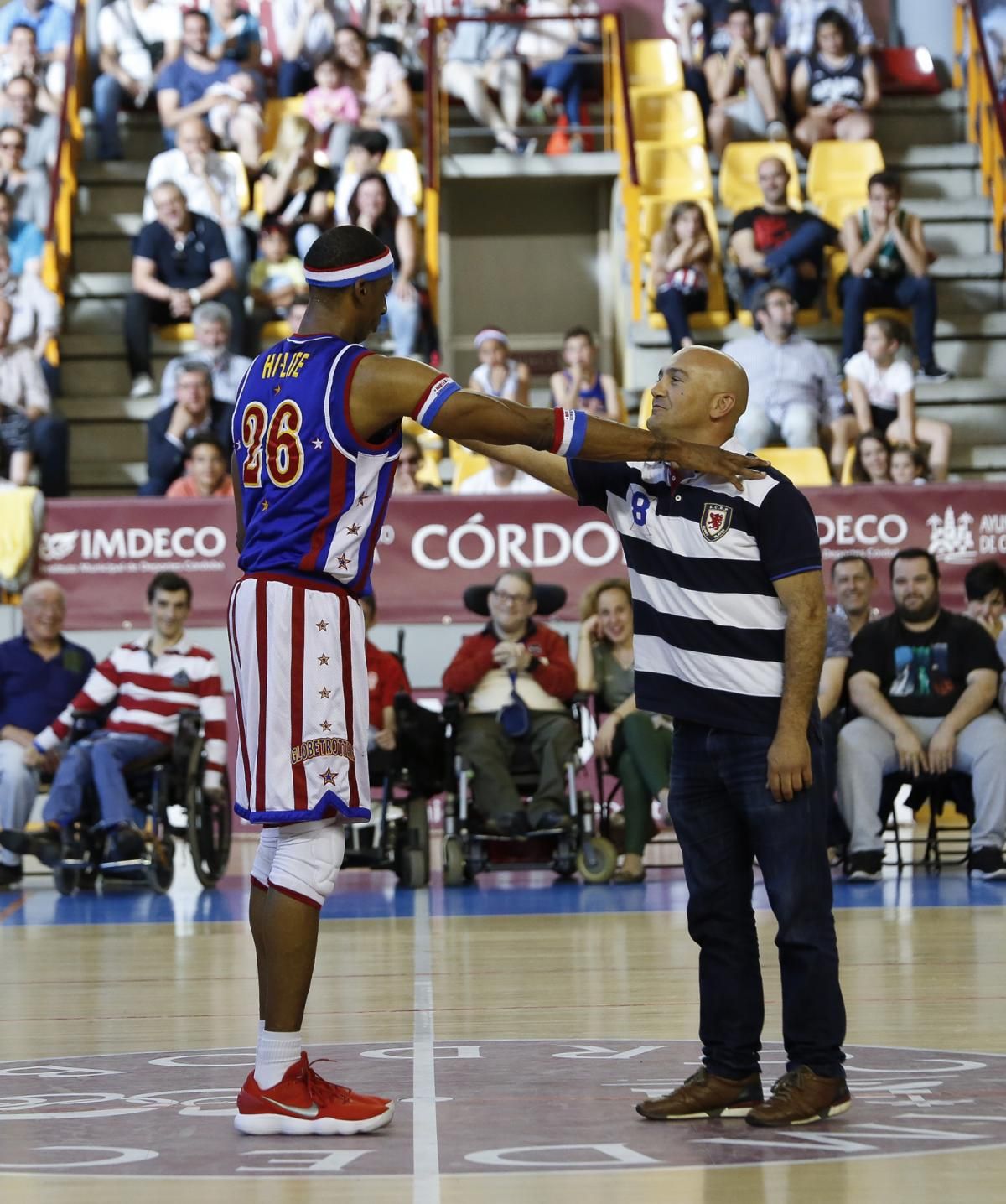 Los Globetrotters dan espectáculo en Vista Alegre