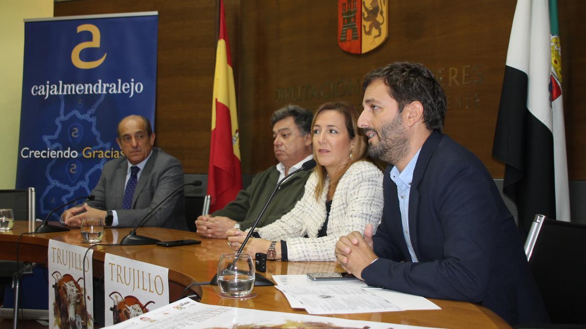 Enrique Borrega, presidente del comité ejecutivo de la Agroganadera da a conocer las cifras de participación de este año.