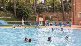 Los insultos del bañista que sacó una navaja en una piscina de Zaragoza: "Puto indio tiraflechas"