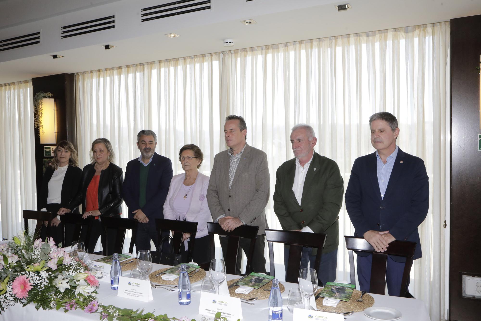 Entrega del premio "Abuela Campesina de Asturias" a la casina Maximina Fernández