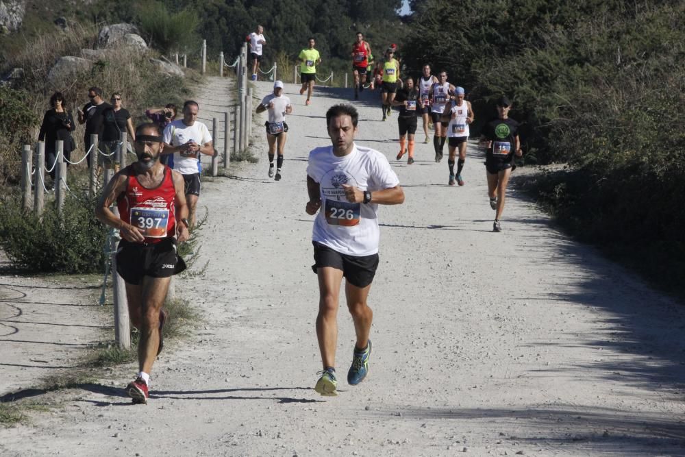 Roberto Riobó y Beatriz Fernández triunfan en la media maratón de la Costa da Vela