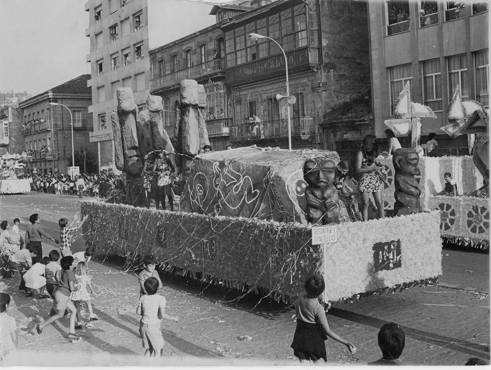 16.batalla flores 1974 magar.jpg