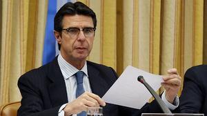 Indústria sospesa ampliar el termini de revisió de la tarifa elèctrica