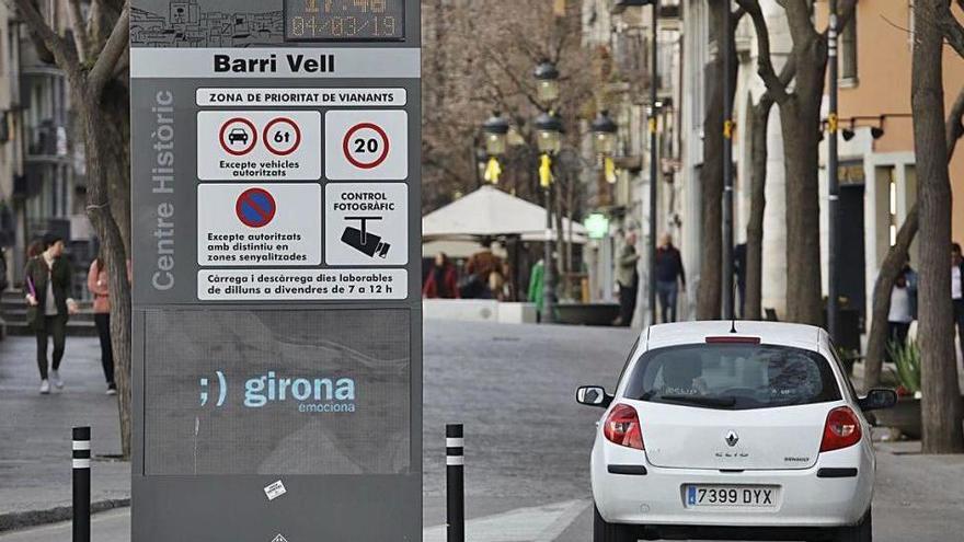 El punt de control per on s&#039;accedeix al Barri Vell de Girona, en una imatge d&#039;arxiu.