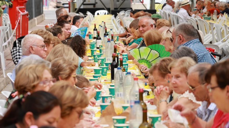 1.600 plazas de rica paella para homenajear a los más mayores de Vila-real