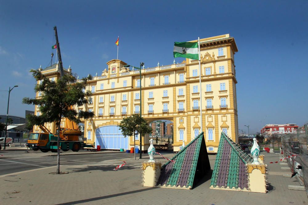 Comienzan los preparativos y el montaje de la portada y las casetas de cara a la semana de fiesta del 12 al 21 de agosto