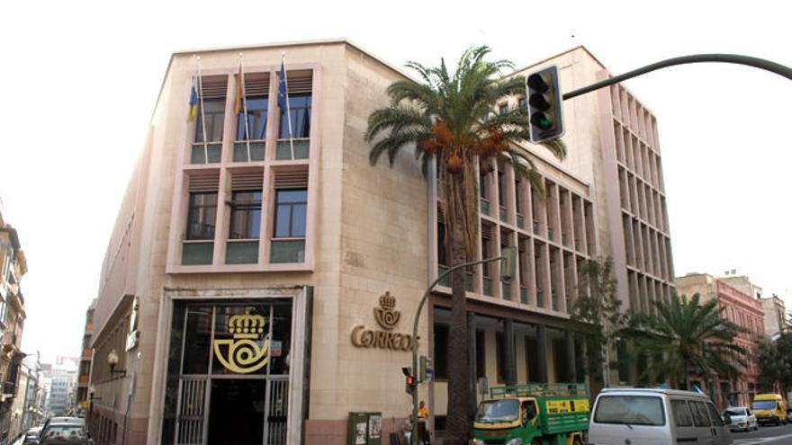 El Estado licita  la reforma del edificio de Correos de Primero de Mayo