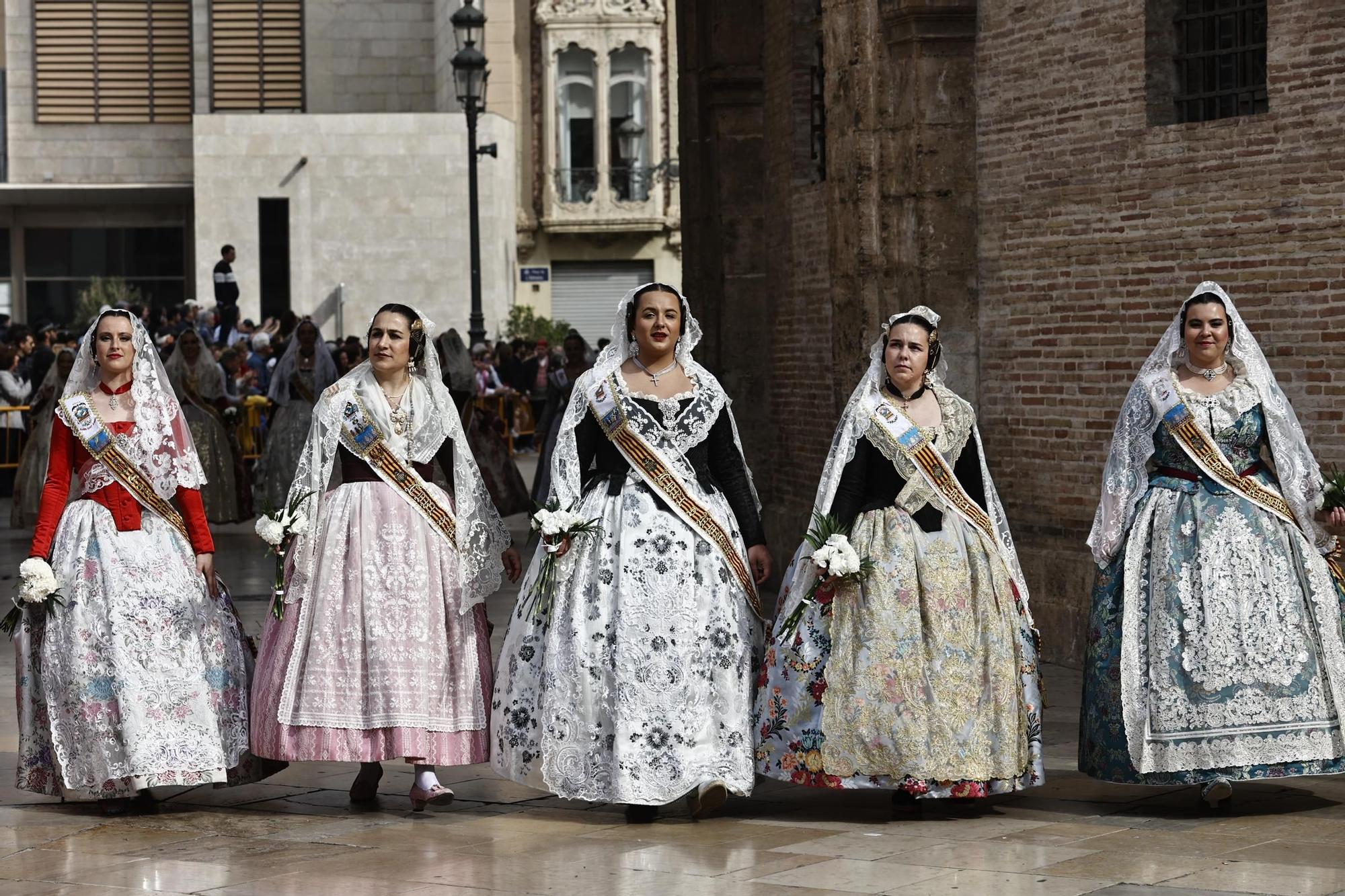 Ofrenda 18 de marzo. Calle de la Paz (16-17 horas)