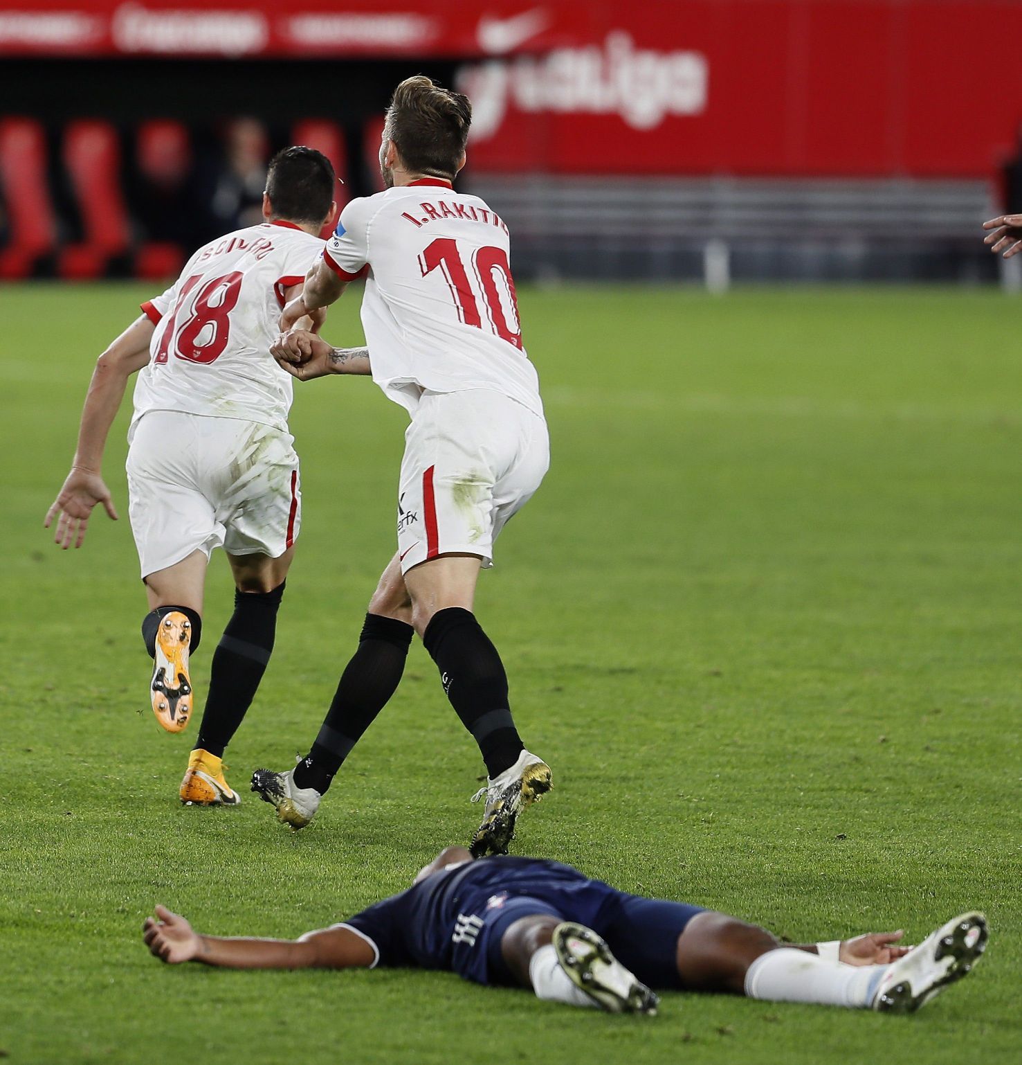 SEVILLA FC - RC CELT (103651759).jpg