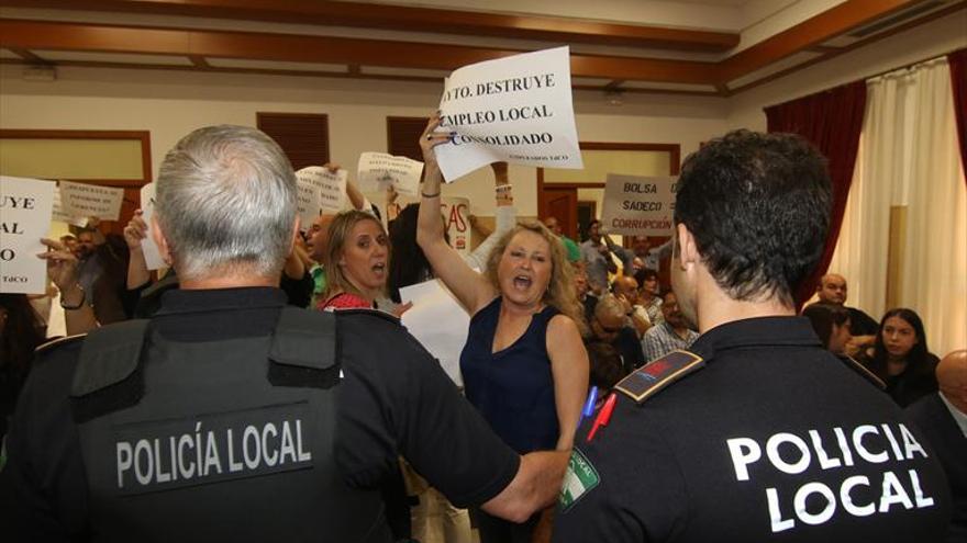 Las protestas paran el Pleno