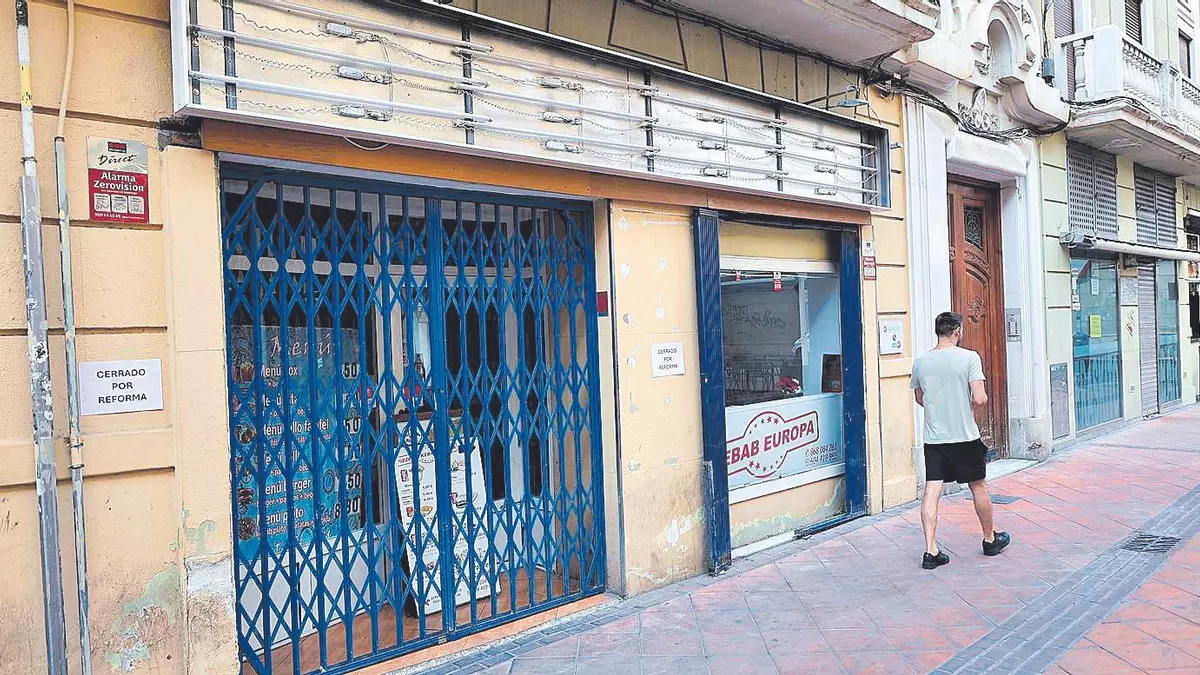 Investigan si un kebab de Murcia ha dejado al menos quince personas intoxicadas
