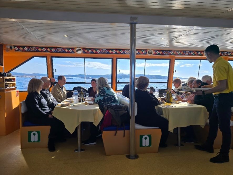 Así se despidió el año en el catamarán restaurante Fly Delfín, de Cruceros do Ulla Turimares.