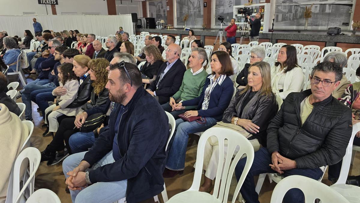 Adamuz homenajea a los héroes de la tragedia
